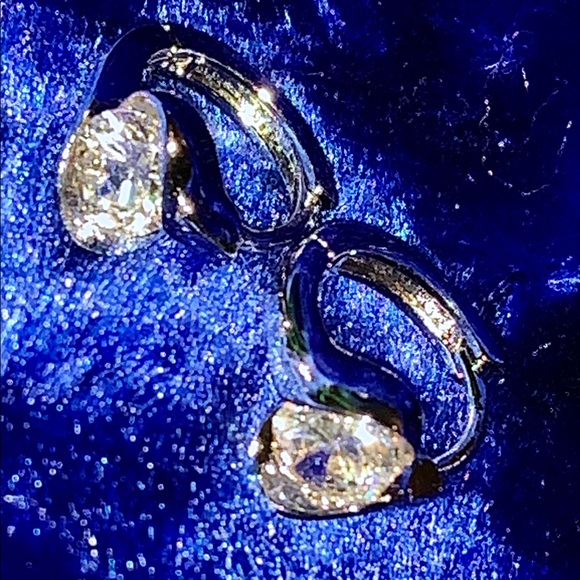 Jewelry - Diam cuff earrings